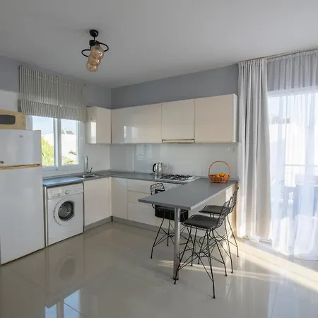 трехкомнатные в жилом комплексе Caesar D3 Flat4 公寓 *