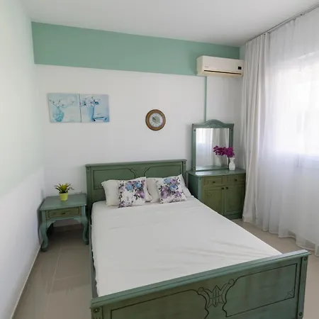 трехкомнатные в жилом комплексе Caesar D4 Flat9 דירה